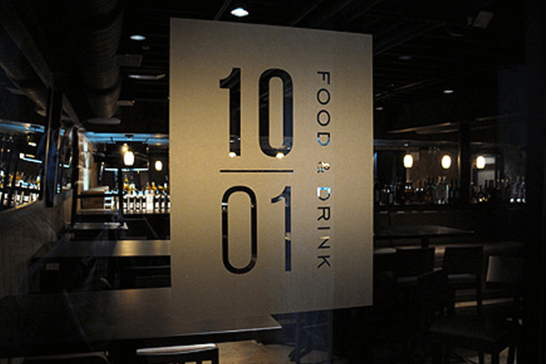 10 / 01 Restaurant